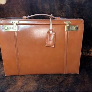 Classic Vintage Leather Briefcase EUC